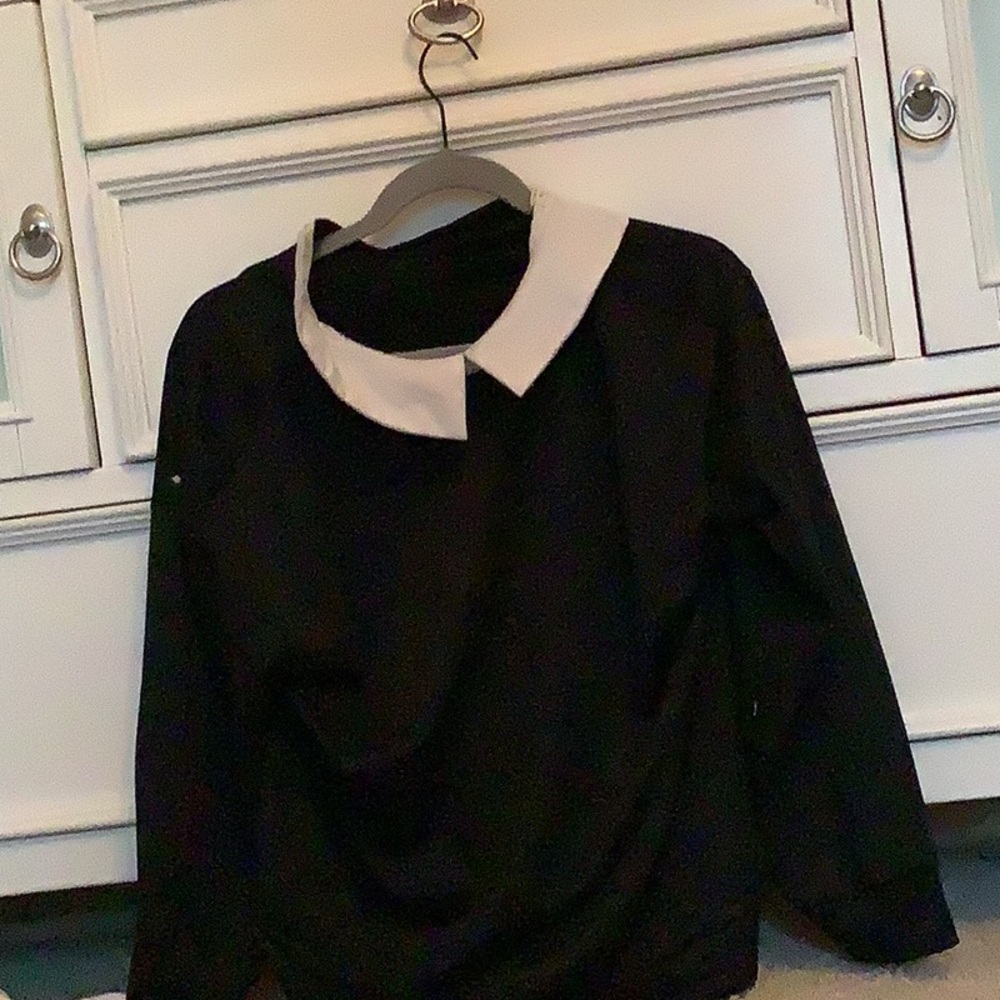 Cute collard black sweater